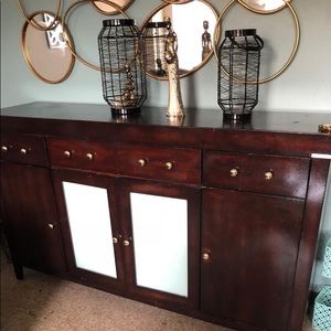 Beautiful server buffet